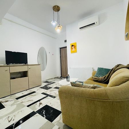 Family Apartment Near Palas Mall Iasi Ngoại thất bức ảnh