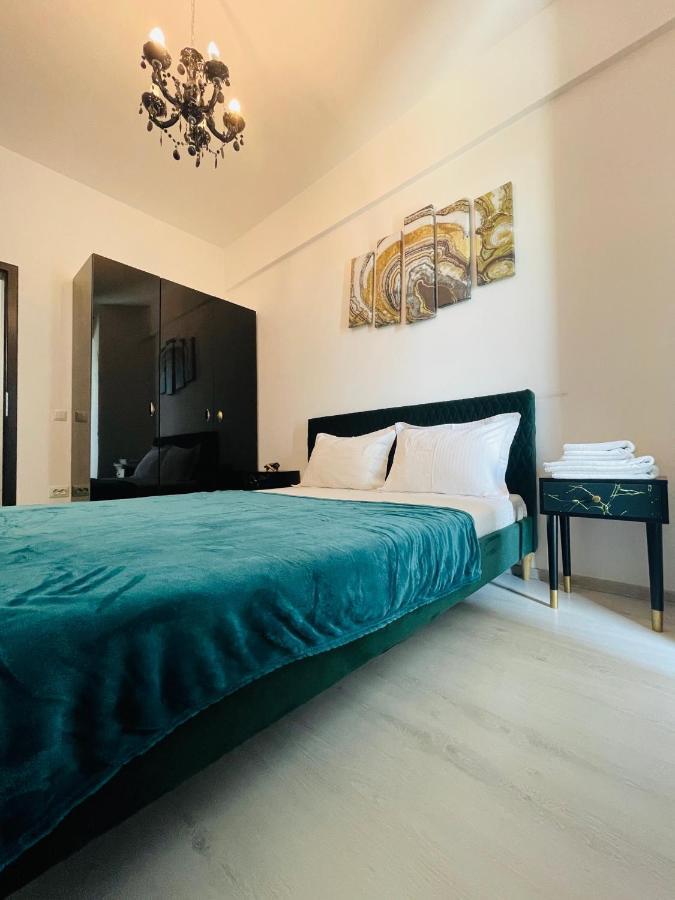 Family Apartment Near Palas Mall Iasi Ngoại thất bức ảnh